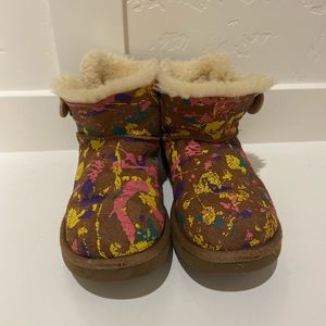Women’s Ugg paint splatter boots. Size 8.